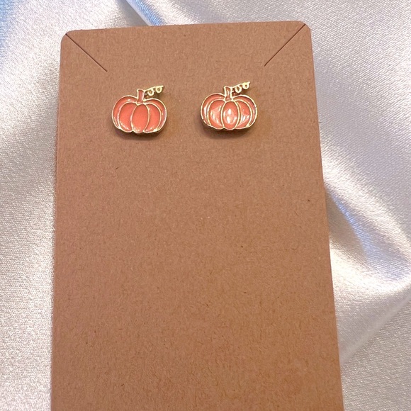 BloomChic Indigo Pumpkin T-Shirt + Pumpkin Earrings Set - Picture 4 of 5